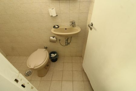 Casa à venda com 210m², 4 quartos e 2 vagasBanheiro de serviço