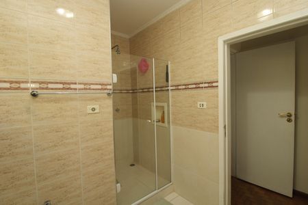 Casa à venda com 210m², 4 quartos e 2 vagasBanheiro da Suíte