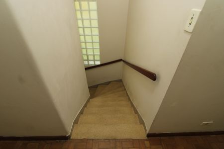 Casa à venda com 210m², 4 quartos e 2 vagasEscadas