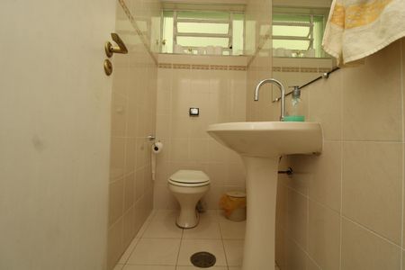 Casa à venda com 210m², 4 quartos e 2 vagasLavabo