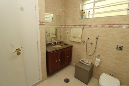 Casa à venda com 210m², 4 quartos e 2 vagasBanheiro da Suíte