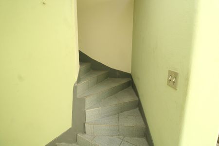 Casa à venda com 210m², 4 quartos e 2 vagasEscadas 2