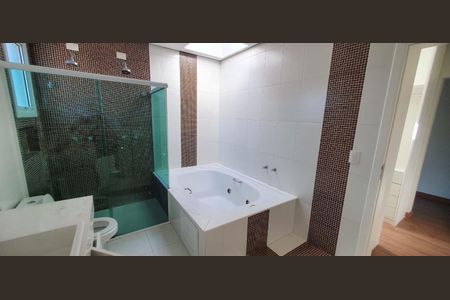 Casa para alugar com 3 quartos, 298m² em Morada dos Pássaros, Barueri