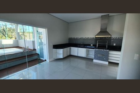 Casa para alugar com 3 quartos, 298m² em Morada dos Pássaros, Barueri