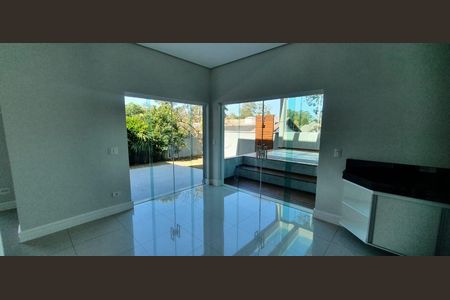 Casa para alugar com 3 quartos, 298m² em Morada dos Pássaros, Barueri