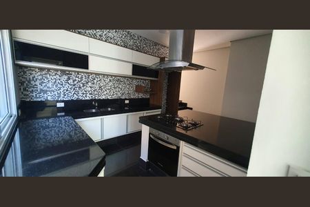 Casa para alugar com 3 quartos, 298m² em Morada dos Pássaros, Barueri