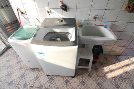 Casa à venda com 240m², 3 quartos e 2 vagasÁrea de Serviço