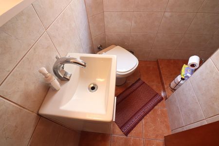 Casa à venda com 240m², 3 quartos e 2 vagasLavabo 