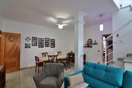 Casa à venda com 240m², 3 quartos e 2 vagasSala 