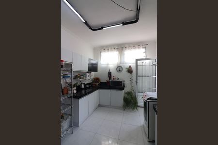Casa à venda com 240m², 3 quartos e 2 vagasCopa e Cozinha 