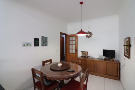 Casa à venda com 240m², 3 quartos e 2 vagasCopa e Cozinha 