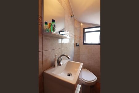 Casa à venda com 240m², 3 quartos e 2 vagasLavabo 