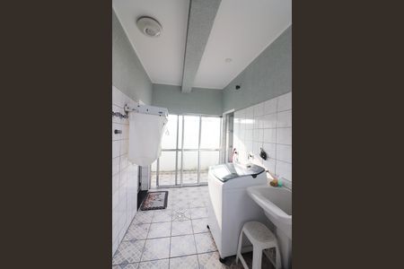 Casa à venda com 240m², 3 quartos e 2 vagasÁrea de Serviço