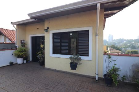 Casa à venda com 240m², 3 quartos e 2 vagasVaranda 