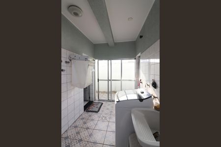 Casa à venda com 240m², 3 quartos e 2 vagasÁrea de Serviço