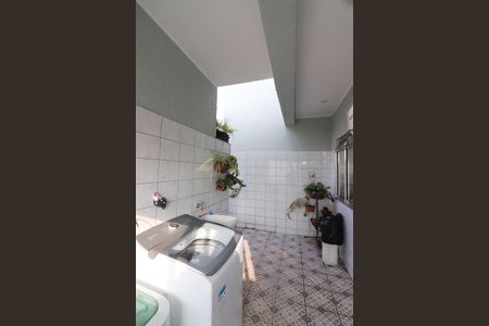 Casa à venda com 240m², 3 quartos e 2 vagasÁrea de Serviço