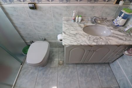 Casa à venda com 240m², 3 quartos e 2 vagasQuarto 2 - Suíte Banheiro 