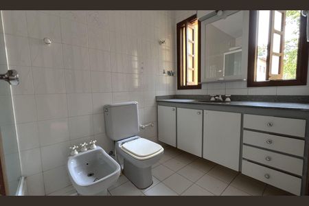 Casa para alugar com 3 quartos, 324m² em Granja Viana, Cotia