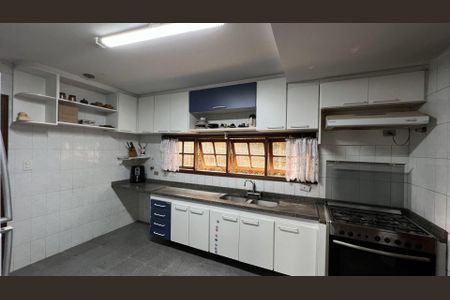 Casa para alugar com 3 quartos, 324m² em Granja Viana, Cotia