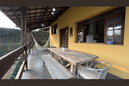 Casa para alugar com 3 quartos, 324m² em Granja Viana, Cotia