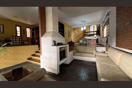 Casa para alugar com 3 quartos, 324m² em Granja Viana, Cotia
