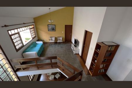 Casa para alugar com 3 quartos, 324m² em Granja Viana, Cotia