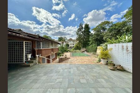 Casa para alugar com 5 quartos, 650m² em Parque Dom Henrique, Cotia