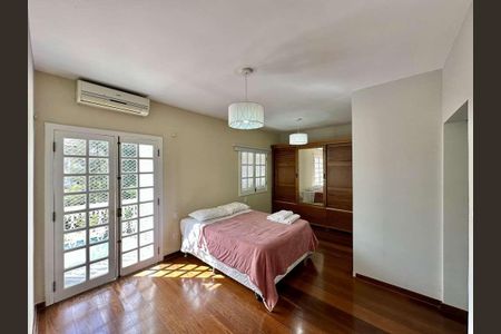 Casa para alugar com 5 quartos, 650m² em Parque Dom Henrique, Cotia