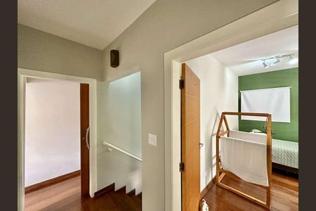Casa para alugar com 5 quartos, 650m² em Parque Dom Henrique, Cotia