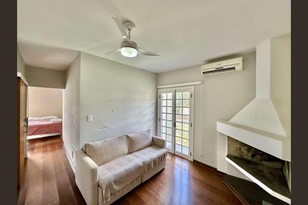 Casa para alugar com 5 quartos, 650m² em Parque Dom Henrique, Cotia