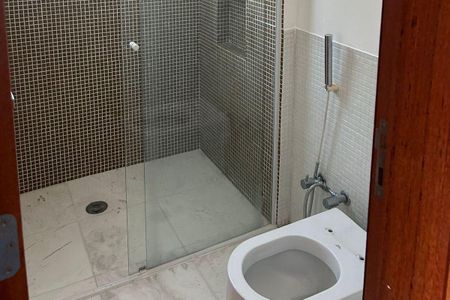 Casa para alugar com 3 quartos, 250m² em Terras do Madeira, Carapicuíba