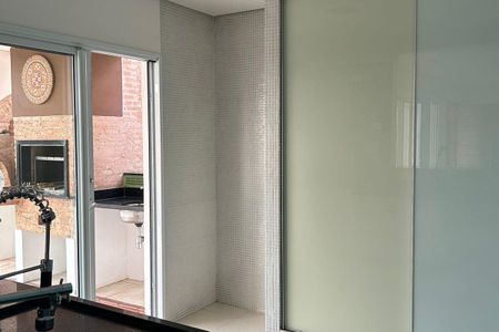 Casa para alugar com 3 quartos, 250m² em Terras do Madeira, Carapicuíba