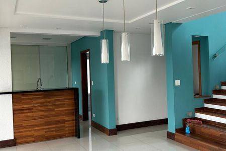 Casa para alugar com 3 quartos, 250m² em Terras do Madeira, Carapicuíba