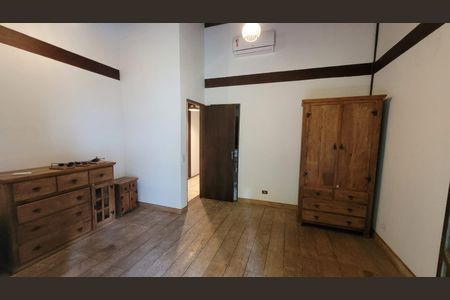 Casa para alugar com 4 quartos, 269m² em Morada dos Pássaros, Barueri