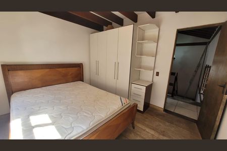 Casa para alugar com 4 quartos, 269m² em Morada dos Pássaros, Barueri