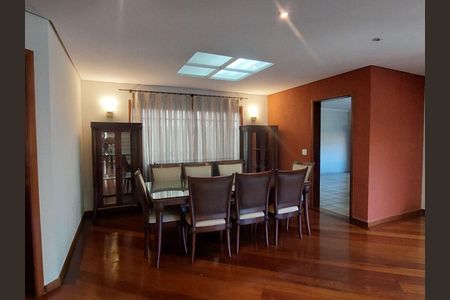 Casa para alugar com 4 quartos, 436m² em São Paulo II, Cotia