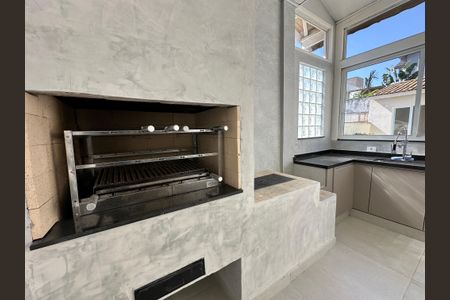 Casa de condomínio à venda com 322m², 5 quartos e 4 vagasChurrasqueira