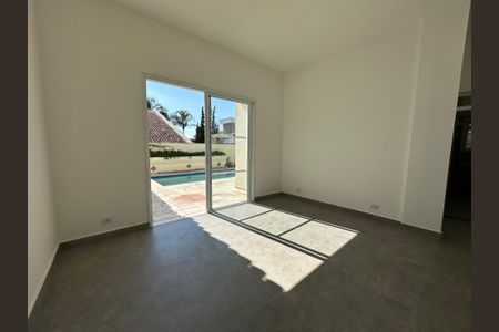 Casa de condomínio à venda com 322m², 5 quartos e 4 vagasSala de TV