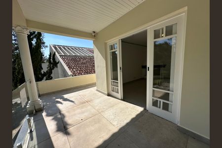 Casa de condomínio à venda com 322m², 5 quartos e 4 vagasVaranda da Sala