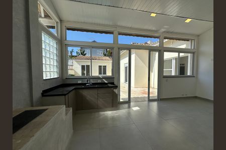 Casa de condomínio à venda com 322m², 5 quartos e 4 vagasChurrasqueira