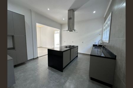 Casa de condomínio à venda com 322m², 5 quartos e 4 vagasCozinha