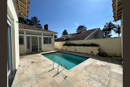 Casa de condomínio à venda com 322m², 5 quartos e 4 vagasPiscina