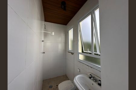 Casa de condomínio à venda com 322m², 5 quartos e 4 vagasBanheiro da Suíte 3