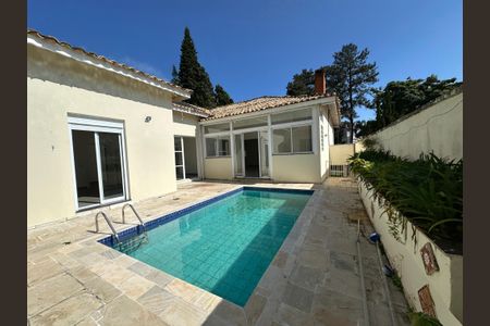 Casa de condomínio à venda com 322m², 5 quartos e 4 vagasPiscina