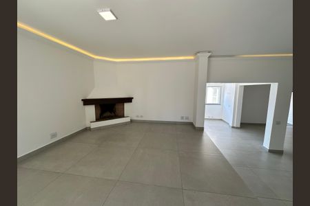 Casa de condomínio à venda com 322m², 5 quartos e 4 vagasSala