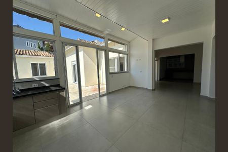 Casa de condomínio à venda com 322m², 5 quartos e 4 vagasChurrasqueira