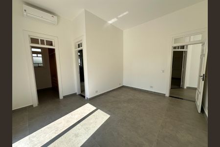 Casa de condomínio à venda com 322m², 5 quartos e 4 vagasSuíte 2
