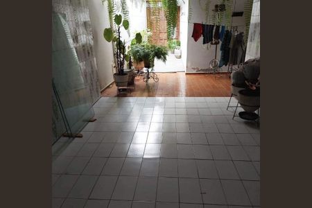 Casa à venda com 3 quartos, 250m² em Parque Colonial, São Paulo