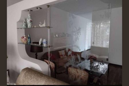 Casa à venda com 3 quartos, 250m² em Parque Colonial, São Paulo