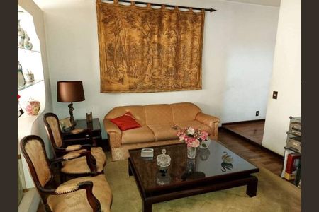 Casa à venda com 3 quartos, 250m² em Parque Colonial, São Paulo